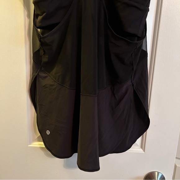 Lululemon Twist Around Tank Black 10 EUC - Picture 8 of 10